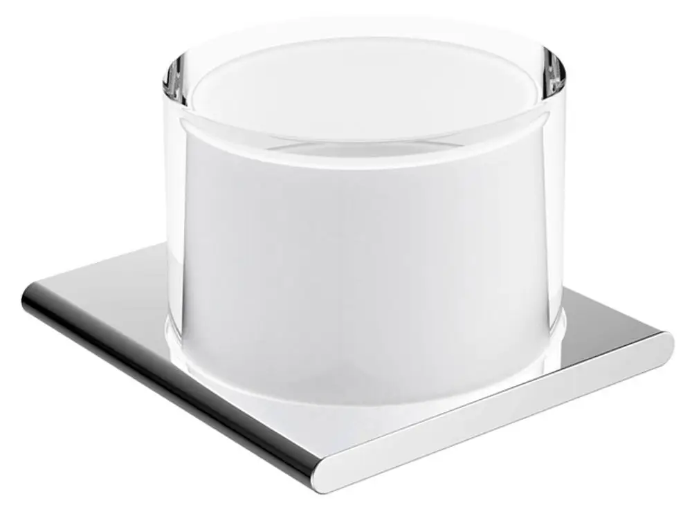 Transparenter Lotionspender aus Echtkristall-Glas mit verchromtem Sockel. Designs von Keuco.